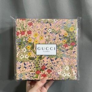 💹60✍️专柜版本
古驰花园奢宠香水小样六件套
🔜 一比一质量❗️内含：绮梦栀子花，绮梦茉莉，花之舞栀子花，粉繁花，红繁花，花悦魅意！