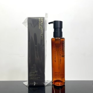 💹36✍专柜版本
植村秀琥珀卸妆油150ml 🔜78TD08编码!市面唯一对版带卸妆效果✔️植村秀琥珀卸妆油450ml!植村秀琥珀黄金洁颜油,这款产品被誉为植村秀的“黄金油” 因为它集扛老新生,促微循环,亮泽、舒缓等8大护肤功效于一身!卸妆同时还可以全能护肤,「琥珀油」与同系列其他洁颜油不同的是它还可以湿手湿脸使用,涂抹舒适?在接触皮肤就如同羊绒轻轻掠过一般轻松,配合高贵香氛,仿佛一次VIP級別的SPA呵护💢