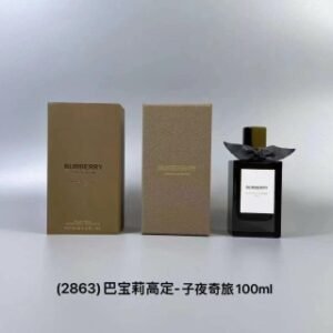 💹65✍️专柜版本，
巴宝莉高定香水100ml！味道：未烬之花，乌木风暴，凛冬之花，都铎玫瑰，红玫瑰，子夜奇旅，漫步温莎， 山楂花，琥珀石楠，庄园茶会。