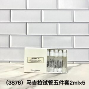 💹30✍🏻专柜版,五件套
💹45✍🏻专柜版,十件套
马丁马吉拉试管香水小样2ml五件套
马丁马吉拉试管香水小样2ml十件套A款
马丁马吉拉试管香水小样2ml十件套B款