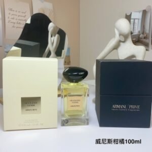 💹55✍️专柜版本
威尼斯柑橘-阿玛尼高定私藏100ml
ARMANI FRIVE  ORANGERIE VFNISE
“坠入威尼斯的旖旎橘园”
贵族清新香氛(威尼斯柑橘)