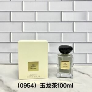 阿玛尼Prive系列香水100ml!味道:经典玉龙茶,玉龙茶幻沙,苏州牡丹幻沙,伊甸园无花果,海屿青柏,威尼斯柑橘,颐和清潭,安提瓜栀子花,亚历山大玫瑰,和风茉莉,雪松花,粉水苏州牡丹,岩兰草,米兰玫瑰幻沙,沙马尔麝香,