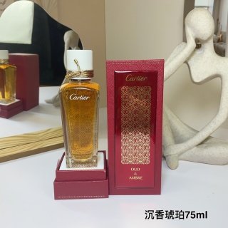 💹80✍️专柜版本
沉香木琥珀OUD & AMBER
卡地亚Cartier香水75ml
卡地亚 (Cartier) 将沉香木和琥珀结合在一起,
在来自东方的两大香水传奇之间进行了一场创造性的战斗。