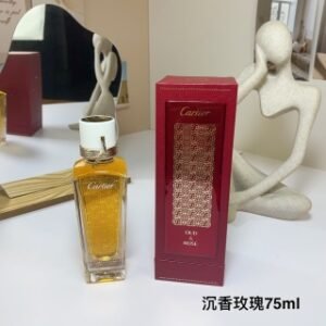 💹80✍️专柜版本
沉香玫瑰 Oud & Rose
卡地亚Cartier香水75ml
香调:东方花香调
气味:沉香(乌木) 玫瑰
属性:中性香