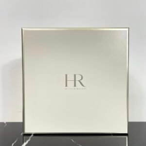 💹160✍️专柜版本
HR赫莲娜礼盒5件套🔜HR赫莲娜王炸礼盒五件套🎁 配礼袋❗️套装内含:
1.赫莲娜绿宝瓶水400ml
2.赫莲娜绿宝瓶精华100ml
3.赫莲娜绿宝瓶精华100ml
4.赫莲娜黑绷带面霜50ml
5.赫莲娜黑绷带面膜5片