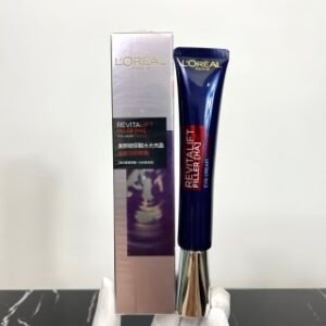 💹22✍️专柜版本
老版 欧莱雅紫熨斗眼霜50ml🔜平价好用的大碗眼霜一定是这款紫熨斗 并且它是全脸眼霜 眼尾纹 抬头纹 颈纹都可以用它来淡化 内含赫莲娜黑绷带中的玻色因成分 具有抗衰老效果 双重玻尿酸 乳液质地 好吸收！💢