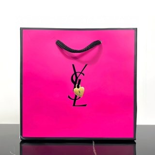 💹80✍️专柜版本
圣罗兰自由明星彩妆两件套!内含:自由之香香水50ml,小金条口红1966#。