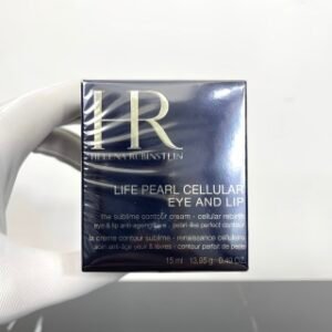 💹42✍🏻专柜版,
赫莲娜黑珍珠眼霜15ml!主打成分是黑珍珠,主打功效是抗老。使用感挺喜欢的,即使挖一大坨也不会油腻腻亮堂堂,推开还比较润滑,吸收也挺快,对眼下的干纹有抚平的作用,不会刺激眼睛和糊眼睛。混油皮会喜欢,如果是干皮有可能会觉得油润度还不够。