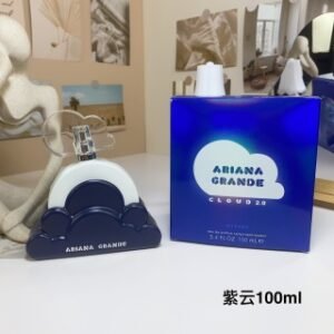💹50✍️专柜版本
A妹爱莉安娜·格兰德紫云朵100ml
Ariana Grande Cloud lntense,2021
香调:东方美食调
前调：薰衣草香柠檬梨奶油椰子
果仁糖兰花降龙涎香醚克什米尔木麝香木质香
中调：奶油椰子果仁糖兰花降龙涎
香醚克什米尔木麝香木质香
后调：降龙涎香醚克什米尔木麝香
木质香
属性:女香
标签：麝香甜琥珀木香脂粉奶脂
香薰衣草香草椰子柑橘