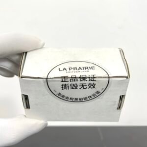 💹210✍️明通版本，一盒12只
莱珀妮鱼子蓝铜精华液1ml，12支/盒装、莱珀妮鱼子蓝铜紧致精华液！盒1ml×12。液体为1ml的，只有一点点，没装满的，每一瓶都配滴管。