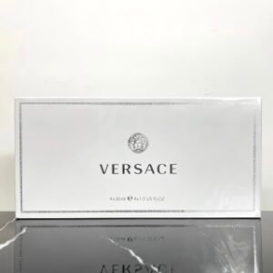 💹55✍️普通版本
范思哲香水中样30ml四件套 白盒，30ml×4带喷头。味道：粉钻，云淡风轻，同名，爱神。不知不觉范思哲香水在香水领地有了一席之位，占据上风，留香很好，味道清淡适合所有人群，送朋友 送老婆都是拿得出手的好货！、味道超级好闻。