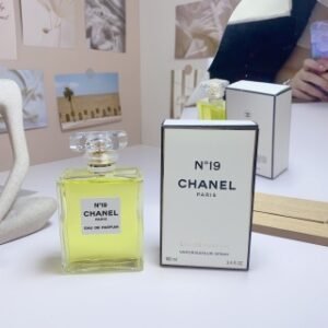 💹45✍🏻专柜版，
香奈儿19号之水edp女士浓香水100ml！