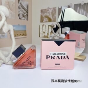 💹45✍️专柜版本
Prada普拉达  PARADOXE   我本莫测浓情版  香水90ml