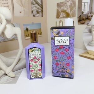 💹48✍️专柜版本
GucciMagnolia古驰绮梦木兰女士香水100ml
EDP 花香调
香型:花香调
前调:木兰花
中调:露莓
后调:广藿香
属性:女香
标签:花香木兰广藿