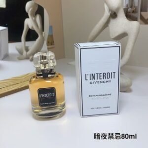 💹55✍️专柜版本
GIVENCHY纪梵希禁忌暗夜茉韵香水80ml
茉韵花香木质调
木质气息与花香碰撞交织，绵延悠长
带你进入一场冲破禁忌、随心而动的旅程
柔美白香调，橙花气息、晚香玉气息、暗夜茉莉气息、绿茶气息，苦杏仁气息和姜气息
率性黑香调，降龙涎香醚气息，广藿香气息和香根草气息