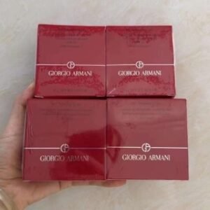 💹45✍🏻专柜版本
阿玛尼麂皮红色气垫！壳芯分开装。色号：2#，3#。