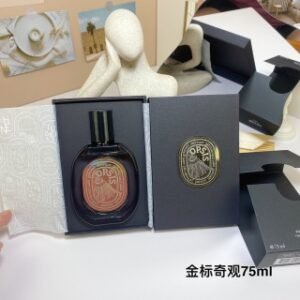 💹 65✍️专柜版本
3款到齐✔️蒂普提克香水金标礼盒款75ml!味道:奇观,旅途,天堂花园。