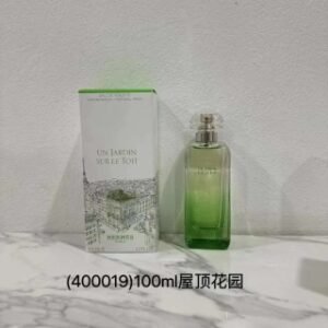 💹45✍️其他
💹55✍️雨后
💹55✍️西苔岛
专柜版本,爱马仕花园系列香水100ml!味道:屋顶,尼罗河,地中海,李先生,泄湖,雨后,西苔岛