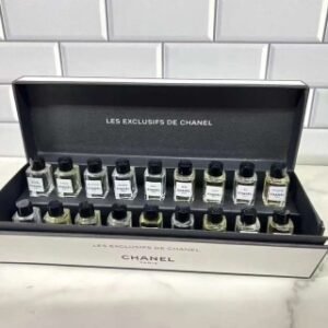 💹135✍🏻专柜版本
香奈儿珍藏香水小样18件套！4ml×18。