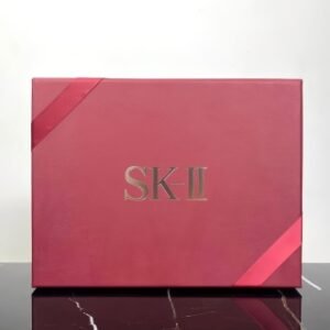 💹95✍️SK专柜礼盒四件套🔜配礼袋❗️SKII/SK2专柜版礼盒四件套,最新超值SK-II4件套装,内容包括:神仙水230ml+小灯泡50ml+滋润面霜新版磨砂瓶80ml+新版眼霜磨砂瓶15ml,四件都正装。