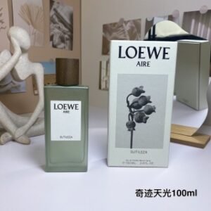 💹52✍️专柜版本
罗意威彩虹系列香水100ml！味道：奇迹天光，黑色圆舞曲