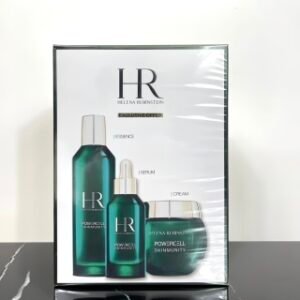 💹60✍️专柜版本，老版
老版 HR赫莲娜绿宝瓶三件套🔜80W91W编码！配中文标❗️HR赫莲娜小绿瓶3件套！新版悦活蓄能爽肤水（200ml）最新版小绿瓶精华（50ml）小绿瓶面霜（50ml）超超超💯值！绿宝瓶三件套～全效强化肌肤，植物原生细胞，再生及防御配方，平滑粗燥肤质，绽放健康焕活亮采，肌肤触感柔滑细💢