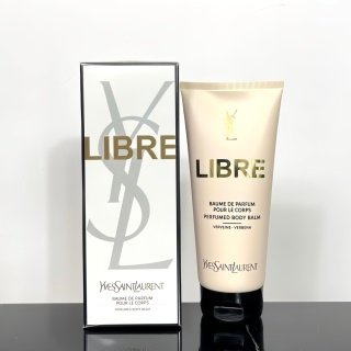 💹25✍️专柜版本
圣罗兰自由之水香氛身体乳200ml🔜YSL2023新品高级清冷风格自由之水身体乳次次惊艳到我~香味有前中后调
前调:橘子油、薰衣草油、黑醋栗、苦橙叶
中调:茉莉、橙花、薰衣草油
后调雪松油、龙涎香、麝香、香草萃取物轻薄好吸收
