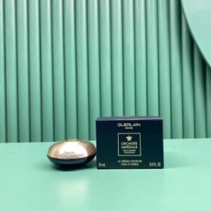 💹85✅ 专柜版，
娇兰御廷兰花眼霜15ml！法国顶级皇室品牌，娇兰最顶级的极致修护眼霜👀一款堪称除了贵，没有任何缺点的眼霜，保湿提拉紧致抗皱，兰花的非凡生命力，令眼部肌肤如愈新颜。 肌肤在白天和夜晚有不同的特殊需求：日间需要抵御外界侵害，夜间则是肌肤焕新的黄金时刻，全新御廷兰花卓能焕活修护眼唇霜蕴含昼夜*焕活复合物，可适应肌肤的自然规律。白天使用，润泽、平滑并强👏