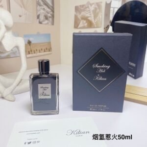 💹50✍️专柜版本
克利安香水50ml！味道：珍珠沉香，直达天堂，竹林深处，爱的漩涡，黑幽灵，极致女孩，瑰木沉香，好女孩变坏，春宵一刻，爱别害羞，轻吻玫瑰，无法停止爱你，圣木，烟氲惹火，帝国茗茶！