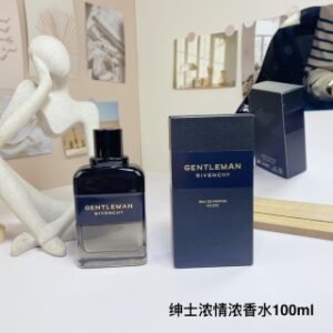 💹50✍️专柜版本
纪梵希绅士浓情浓香水100ml
GIVENCHY GENTLEMAN BOISEE EDP
香调:辛辣木质调
前调:黑胡椒天竺葵芫荽
中调:鸢尾花可可果雪松
后调：檀香木木质香广藿香
属性:男香
标签:木香温暖辛辣脂粉
鸢尾清新辛辣可可豆
浓郁泥土紫罗兰