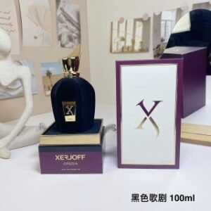 💹65✍️专柜版本,老版包装
希爵夫黑色歌剧Opera香水100ml
前调:果味,土耳其玫瑰
中调:依兰,肉豆蔻,龙涎香,皮革
基调:广atch香,香草,弗吉尼亚雪松木,香根草,麝香