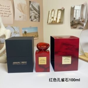 💹60✍️专柜版本
阿玛尼私藏红色孔雀石香水100ml
🔜 一比一质量❗ Armani阿玛尼高定私藏环游系列红色孔雀石100ml
Armani Prive Rouge Malachite,2016
香调:东方花香调
前调:晚香玉 快乐鼠尾草 粉红胡椒
中调:橙花依兰茉莉晚香玉 开司米酮 安息香脂
后调:琥珀 晚香玉