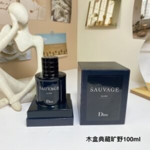 💹65✍️专柜版本
迪奥木盒典藏旷野香水100ml🔜礼盒木盒装✔Dior/迪奥木盒旷野男士香精 100ml perfum香精版
香调：东方香调
前调：香柠檬，橘子，榄香。
中调：檀木
基调：香草，乳香，零陵香豆💢