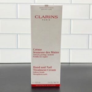 💹25✍️专柜版本,价格调整
娇韵诗呵护润护手霜100ml 独家私模 细节全对版 味道对香 市面最高版本 非流通普货 正品质量直供 支持对比 配中文标 打12 件96