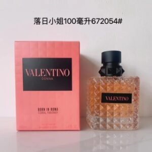 💹65✍️专柜版本，
华伦天奴新款香水100ml！味道：落日小姐，白日玫瑰，朋友甜心，冒险小姐，暗夜先生。同名男士，唐娜小姐，机车骑士，午后少年。