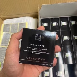💹35✍️明通版本
纪梵希四宫格散粉新版/黑边,色号: 1#,2#,3#,4#,对版粉质 对版味道 配专柜中文标 海南免税标 原箱40粒 件160粒