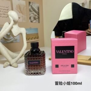 💹50✍️专柜版本
华伦天奴罗马女士热烈版/冒险小姐100ml
Valentino Donna Born In Roma Intense,2023
属性：女香
香调：花香东方调
前调：香草琥珀
香调表
中调：茉莉
Notes
后调：安息香脂