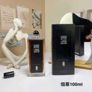 💹55✍️专柜版本
2023新香芦丹氏烟幕100ml
Serge Lutens Ecrin de Fumee,2023
属性：中性香
香调：辛辣木质调
气味：可可果烟草朗姆酒烟雾木质香