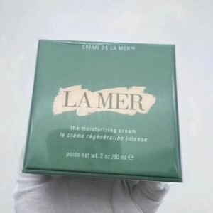 💹85✍️明通版本,打码LB3
(下单请备注好版本)
海蓝 神奇面霜60ml,包材细节全对,料体对版对味 件/40粒,配中文标 专柜标 海南标