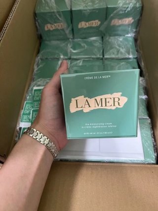 💹255✍️专供明通市场
海蓝之谜神奇面霜100ml,打码: QP3
海蓝之谜面霜100ML,最新日期,件36粒‼️
顶级高版本‼️细节全对版✔平台直出👉
现货供应🔥