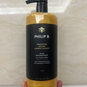 💹330✍️专柜版本
洗发届的爱马仕，美国🇺🇸奢侈顶级洗发露品牌，土豪、明星必用洗护用品❤️
PHILIP B菲利普 皇家乌木沉香护发素947ml