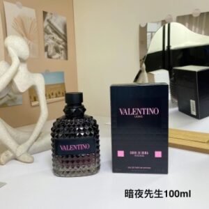 💹65✍️专柜版本
华伦天奴新款edp男士浓香水100ml！味道：暗夜先生，同名男士，机车骑士，午后少年，暮色先生，墨色先生！