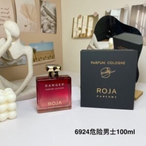 💹60✍️专柜版本
ROJA DOVE 罗嘉德芬 香水 系列 100ml，8️⃣个味道🔜
6924危险男士香水，6955神秘男士香水，6894丑闻男士香水 ，7013香根男士香水 ，0239迷女士香水，9260恣意女士香水 ，
哈罗德女士香水，哈罗德乌木香水，