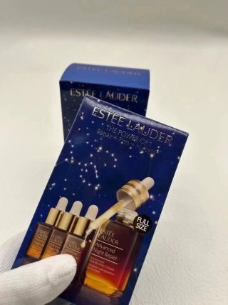 💹75✍️明通版本
下单备注最新版小棕瓶1拖3
最新版雅诗兰黛特润精华一拖三套装
50ml+3支15ml,箱48套