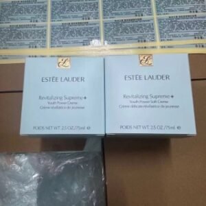 💹55✍️明通版本
雅诗兰黛智妍面霜75ml，清爽型/滋润型两款到货，打12粒，件48粒，对版对味，细节无忧，一一对应，配中文标 最新批号 M93，D93