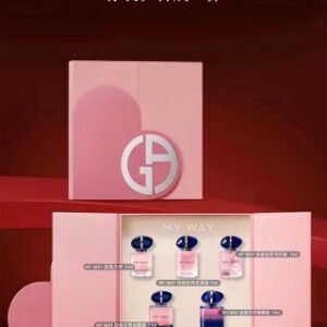 💹60✍️专柜版本
阿玛尼无界香氛礼盒5件套/阿玛尼我的方式香水五件套7ml×5。味道：经典版，浓情版，花漾版，流沙版，香精版。
