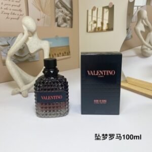 💹62✍️专柜版本
华伦天奴新款香水100ml！味道：暮色先生！