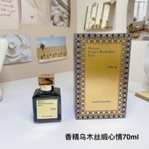 💹48✍️专柜版本，
吉安香水70ml！味道：媒介之水，蓝色724，红色540，金色540，乌木丝缎心情，玫瑰，乌木丝缎心情香精版，