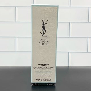 💹18✍️专柜版本
圣罗兰夜皇后洗面奶125ml!圣罗兰这款新品夜皇后洁面真的惊呆我了!前有皂基洁面氨基酸洁面两者各有弊端!现在好了!YSL夜皇后洁面来咯!绵密膏体质地!上脸简单揉搓遇水就发泡🫧泡泡特别绵密,担心很多人谈皂色变就直接搞了个更牛的突破性APG➕经典皂系精密配比洗完毛孔干干净净的特别清爽里面还有21%保湿因子洗后不拔干也不紧绷大牌之所以叫大牌👍是真的有在认真做产品真正做到了其他产品做不到的科技真的是我用到现在洗感肤感坠舒服的了还有一股清冷的白花香气用起来心情还是蛮愉悦的大牌洁面天花板!