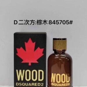 💹50✍️专柜版本
 DSQUARED2/ D二次方 ，4️⃣个味道🔜绿林男士淡香水100ml，粉木女士淡香水100ml，棕木淡香水100ml，红木淡香水100ml。